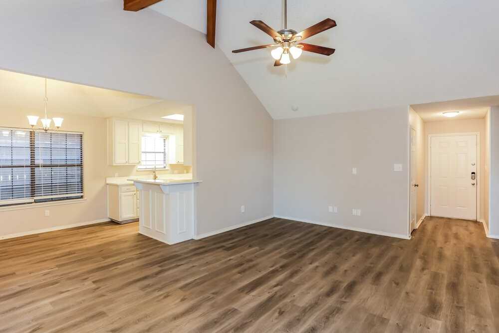 6305 Woodcreek Trl - Photo 5 of 16