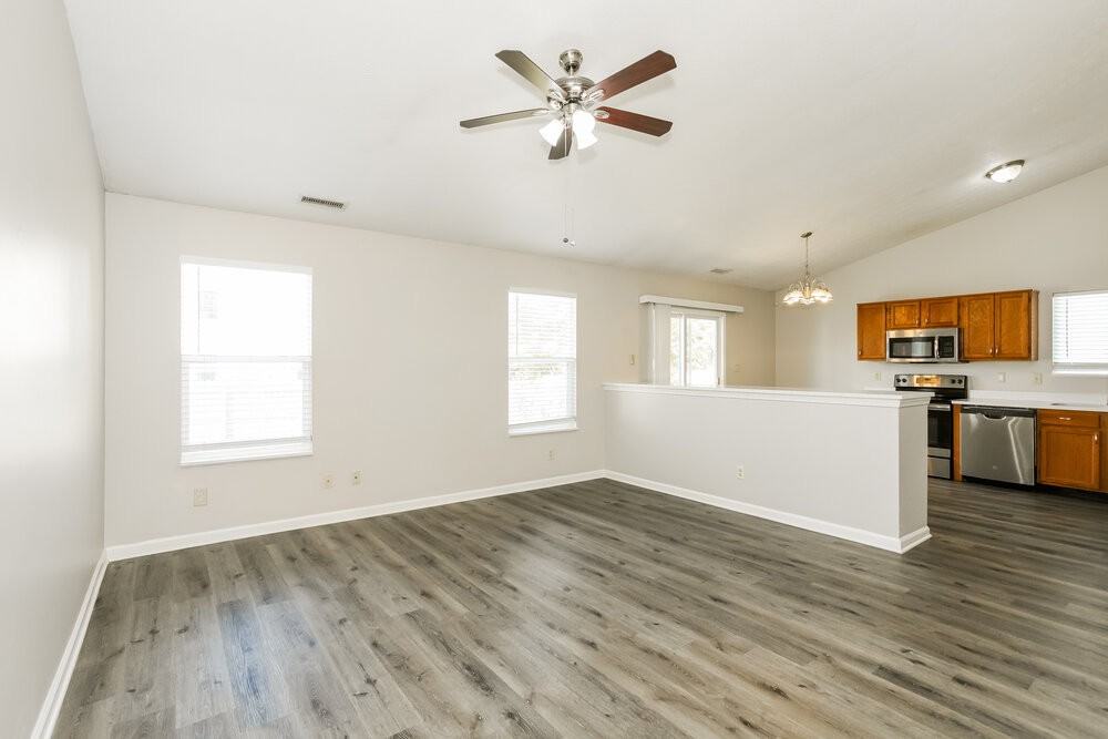 10708 Tanbark Dr - Photo 4 of 16