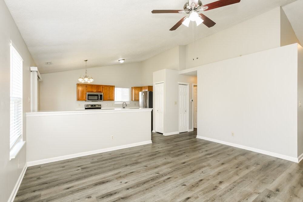 10708 Tanbark Dr - Photo 5 of 16