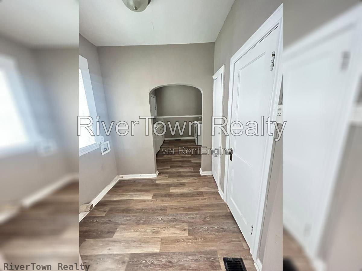 1019 University St - Photo 3 of 18