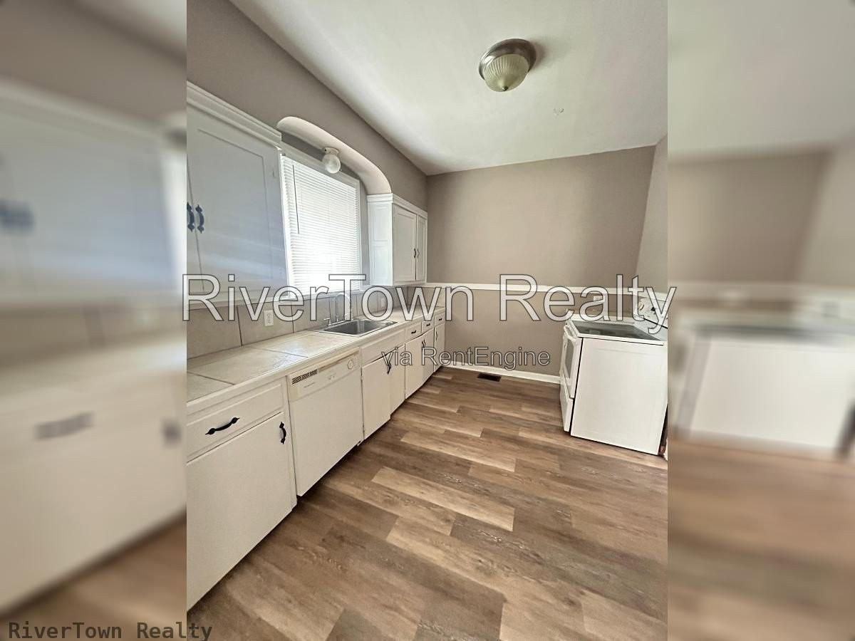 1019 University St - Photo 4 of 18