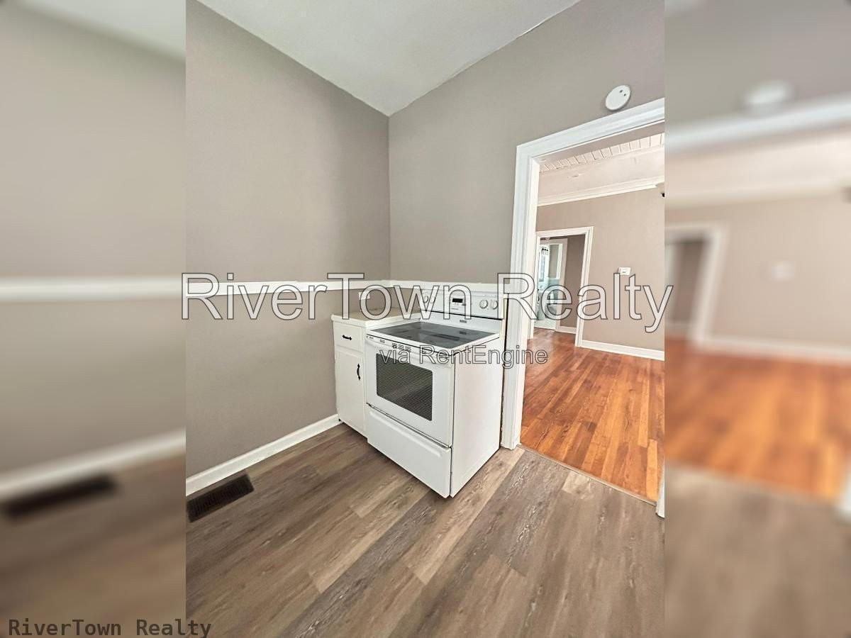 1019 University St - Photo 5 of 18