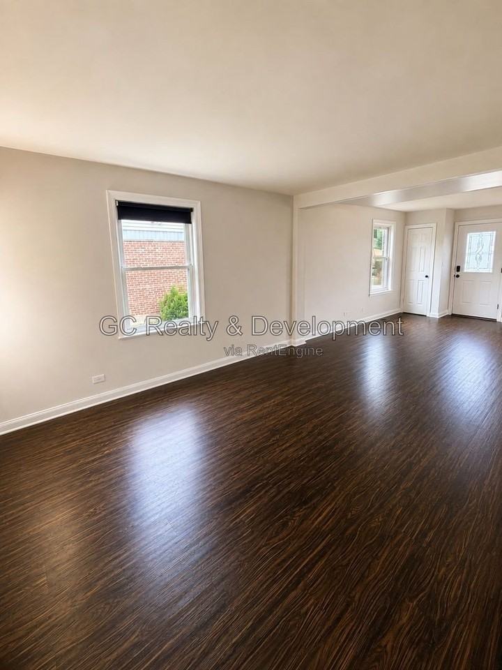 707 Newcastle Ave - Photo 4 of 17