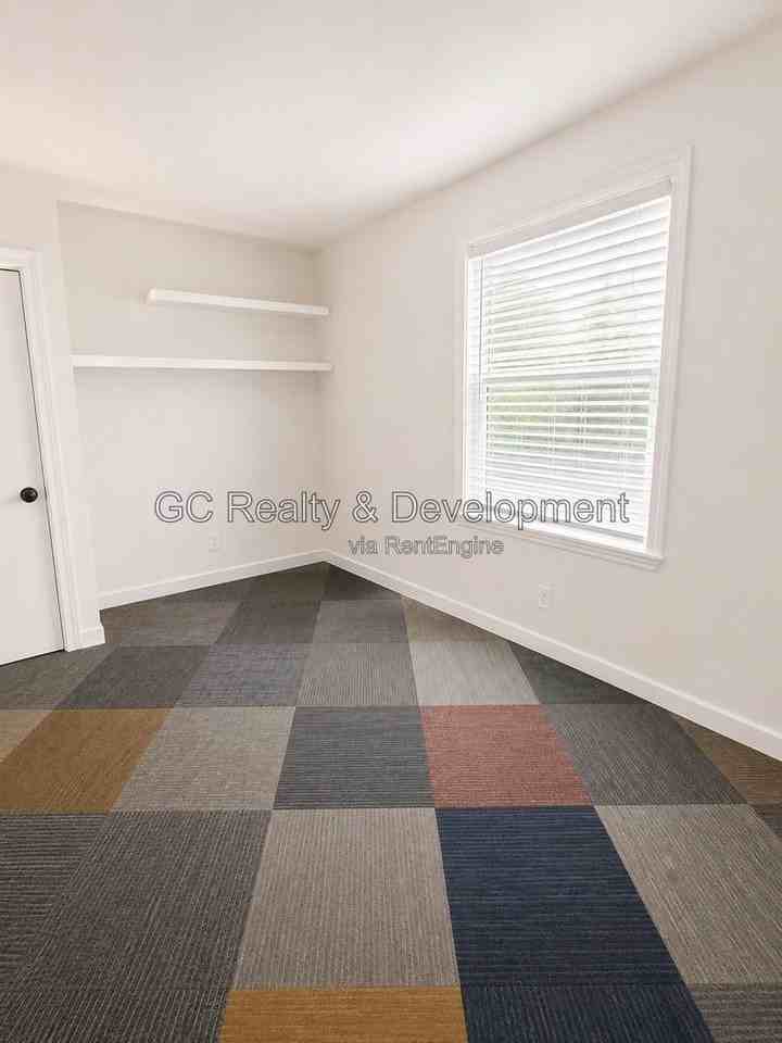 707 Newcastle Ave - Photo 7 of 17