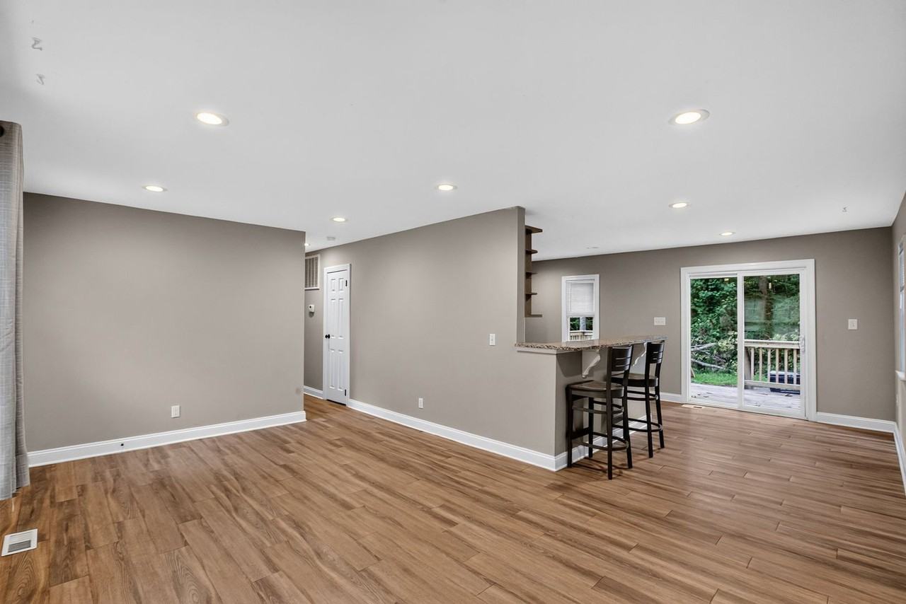 482 Round Up Rd - Photo 4 of 17