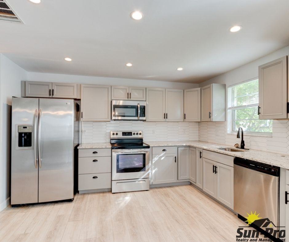 743 Knollview Blvd - Photo 4 of 26