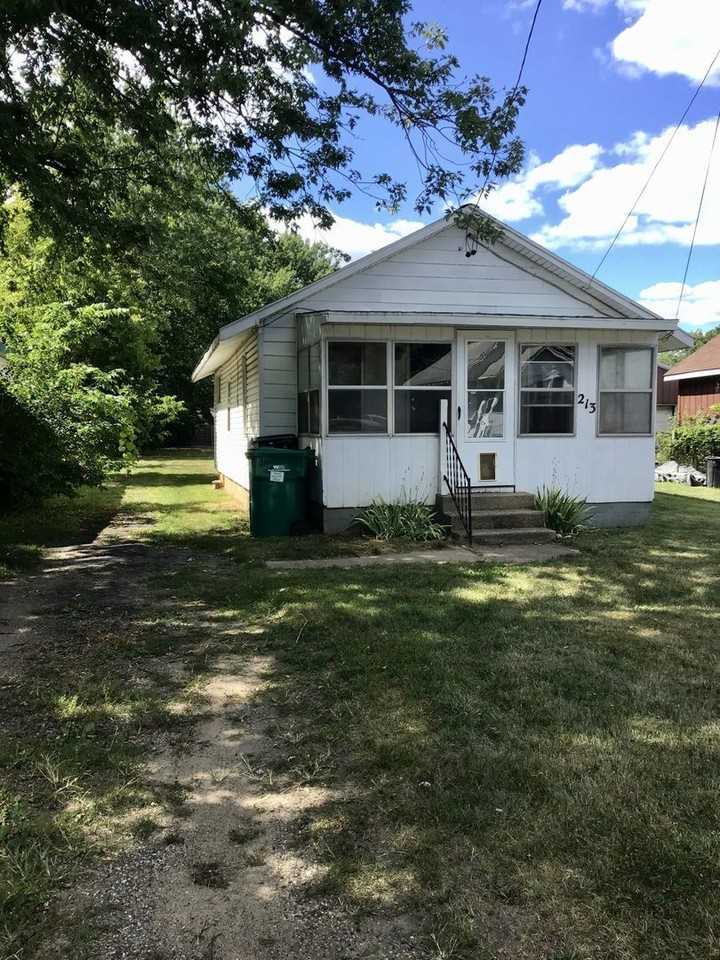 213 14th St N - Photo 2 of 10