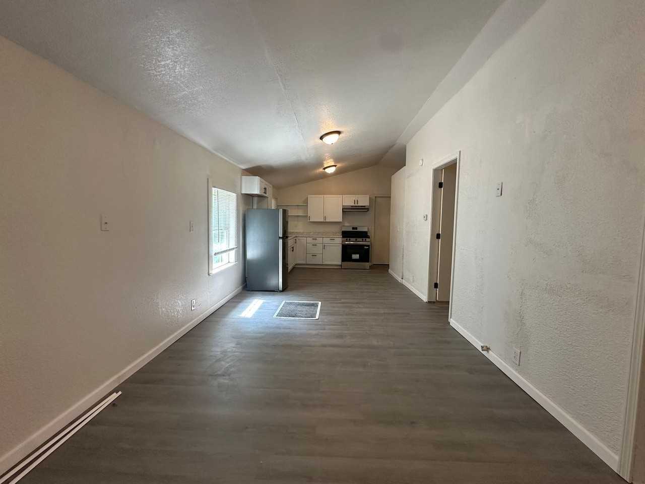 213 14th St N - Photo 5 of 10