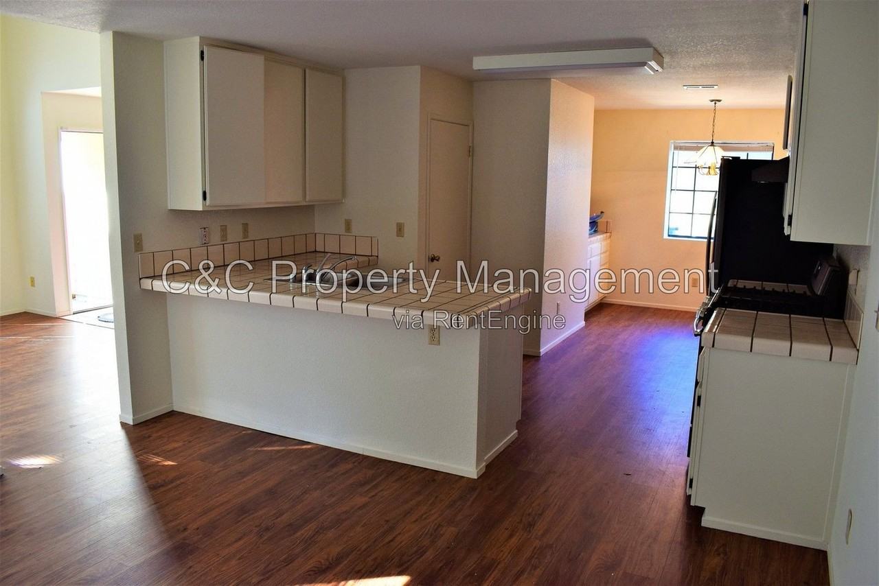 1026 Olympic Ln - Photo 5 of 8