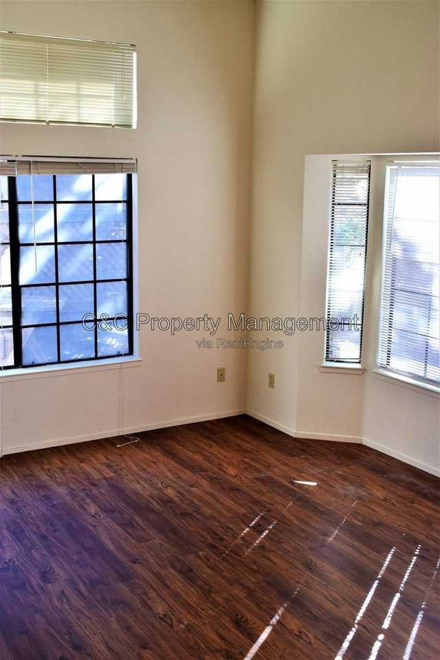 1026 Olympic Ln - Photo 7 of 8