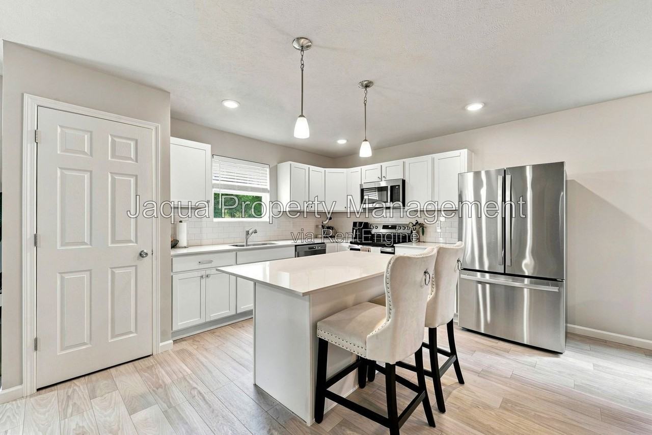 10127 Pennridge Dr - Photo 2 of 20