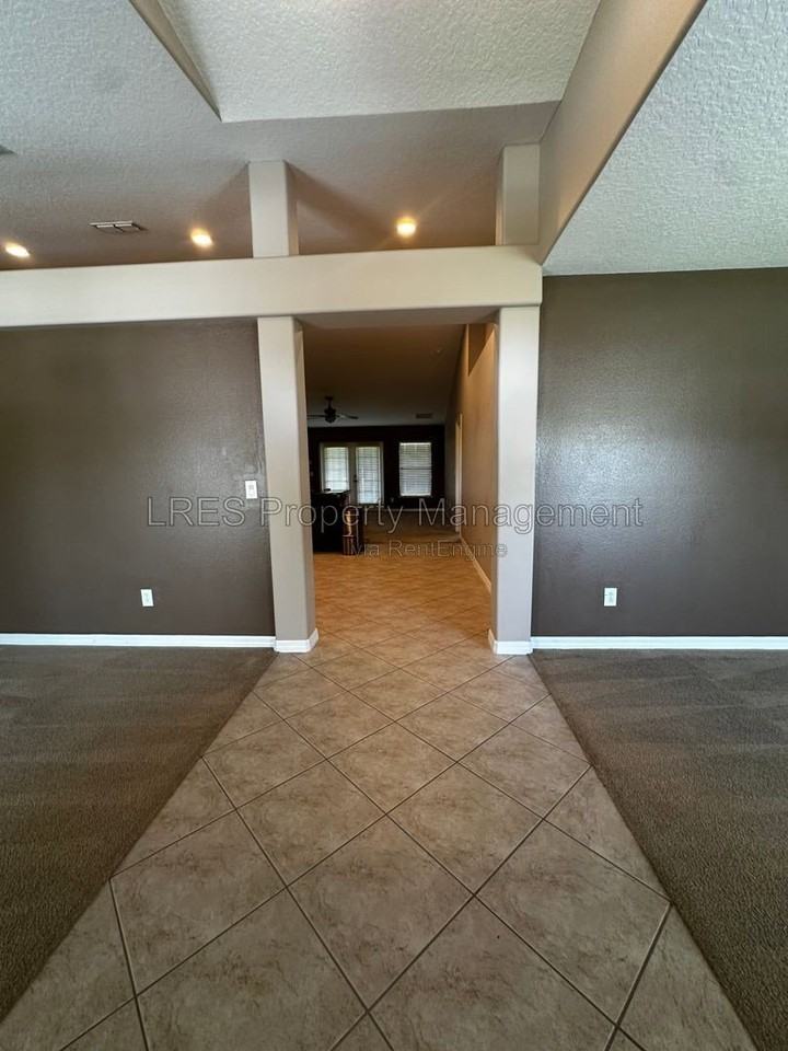 3965 Marietta Way - Photo 5 of 50