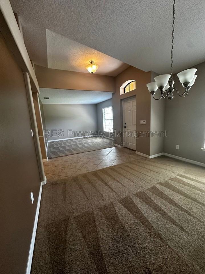 3965 Marietta Way - Photo 7 of 50