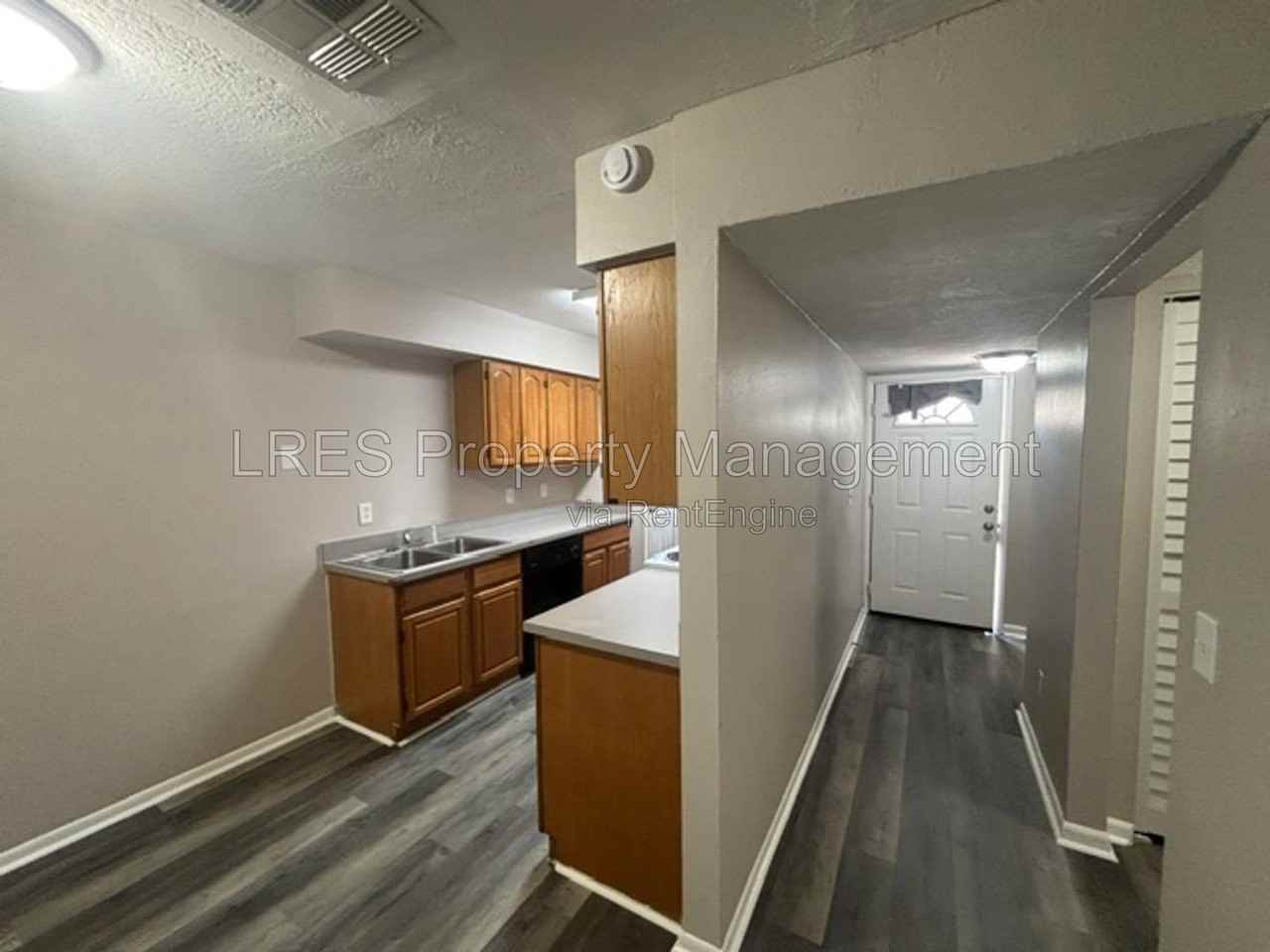 1605 Terrace Dr - Photo 2 of 24