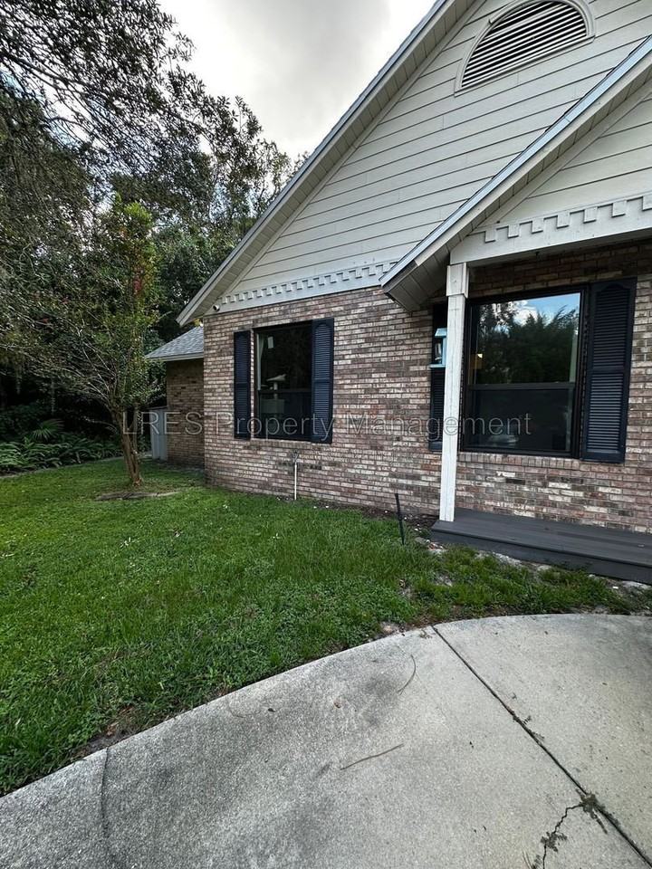 526 Stephanie Ct - Photo 7 of 50