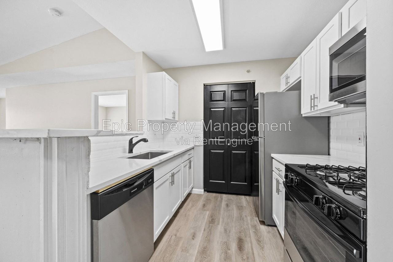 9200 Charlotte Ct - Photo 2 of 12