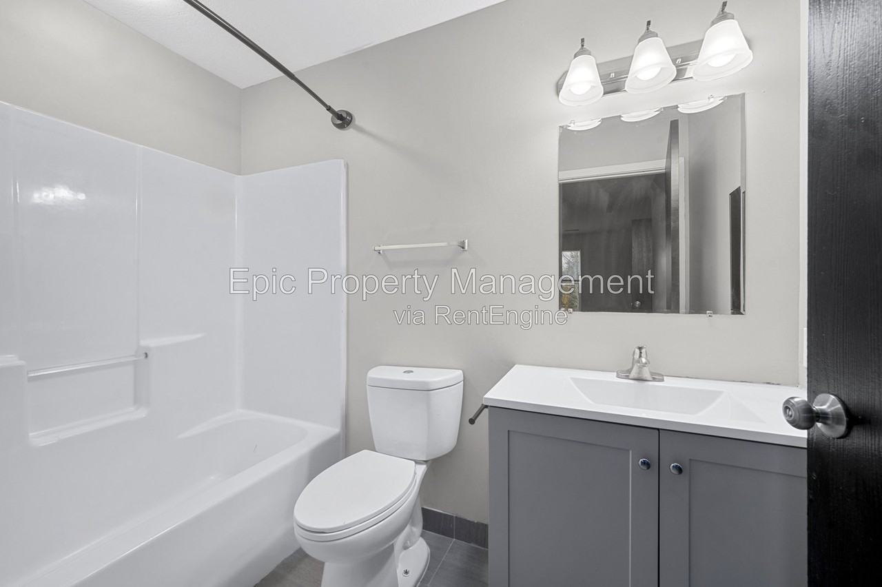 9200 Charlotte Ct - Photo 4 of 12