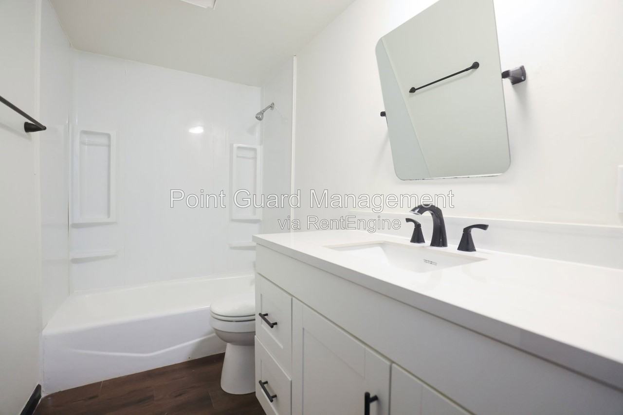 2706 N 75th St #10 - Photo 6 of 15