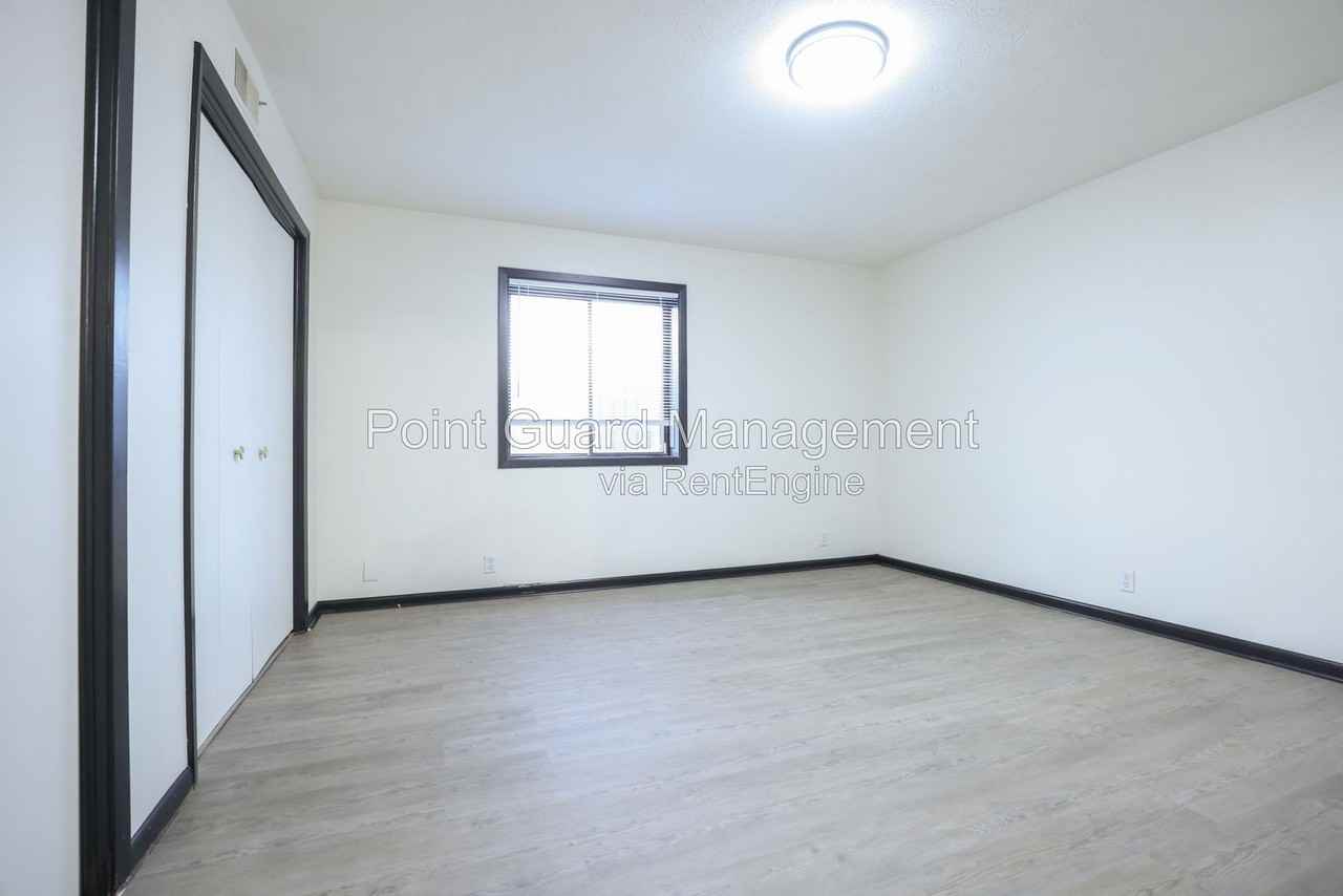 2706 N 75th St #10 - Photo 7 of 15