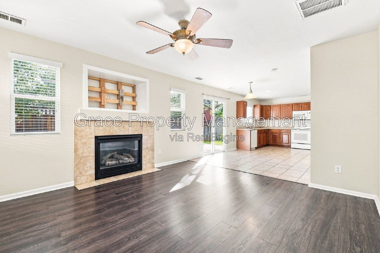 5177 Pelican St - Photo 3 of 30