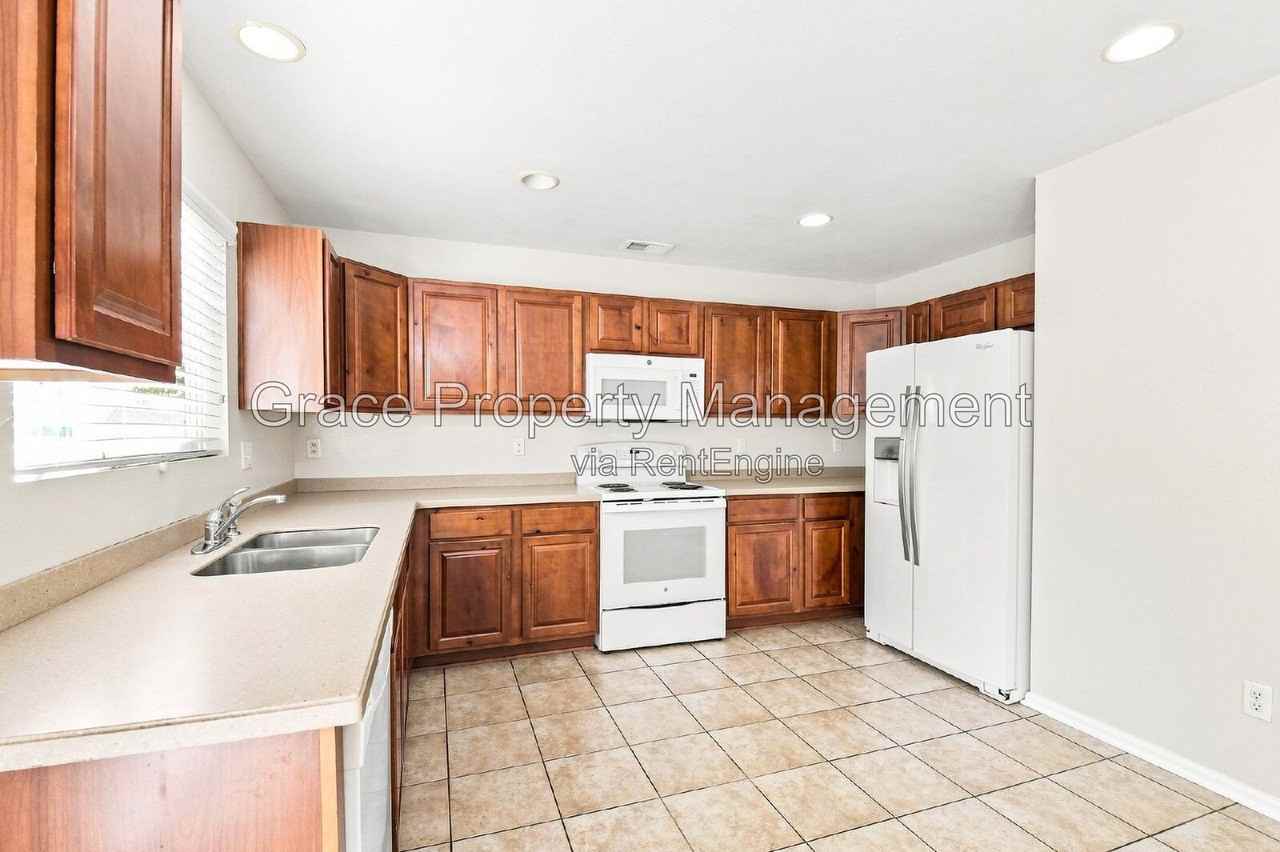 5177 Pelican St - Photo 5 of 30