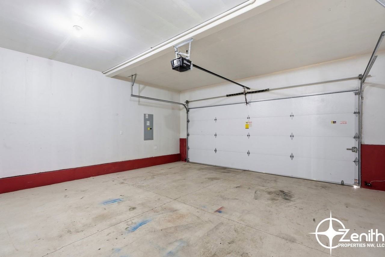 9310 Ne 80th Cir - Photo 2 of 41