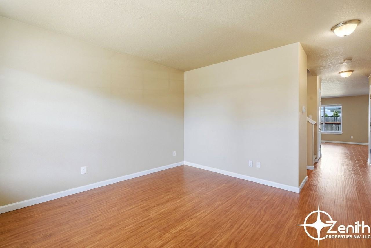 9310 Ne 80th Cir - Photo 4 of 41