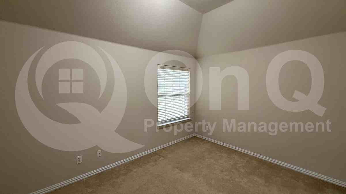 1524 Somerset Rd - Photo 7 of 14