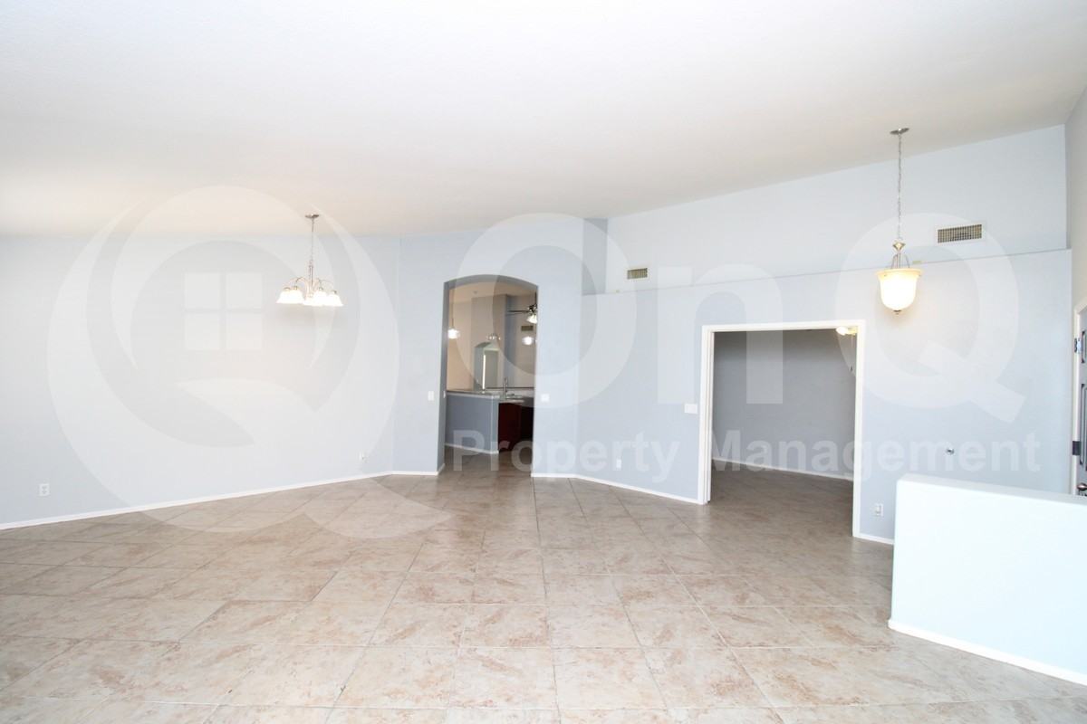 511 E Pinto Dr - Photo 7 of 23