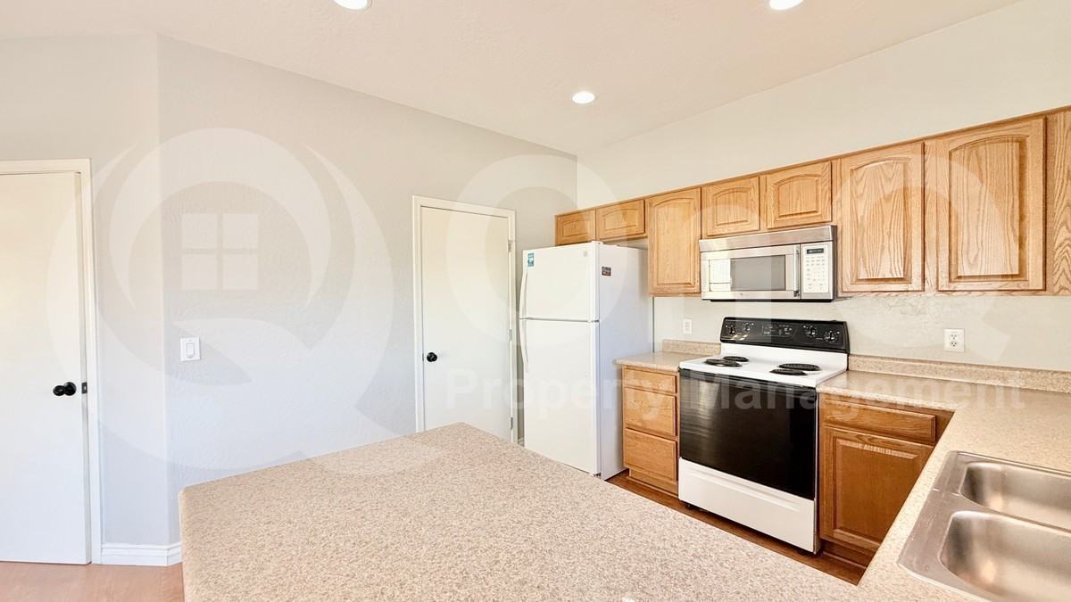 5173 W Shaw Butte Dr - Photo 4 of 20