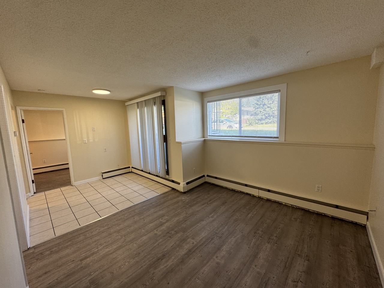 4339 73 St Nw - Photo 2 of 10