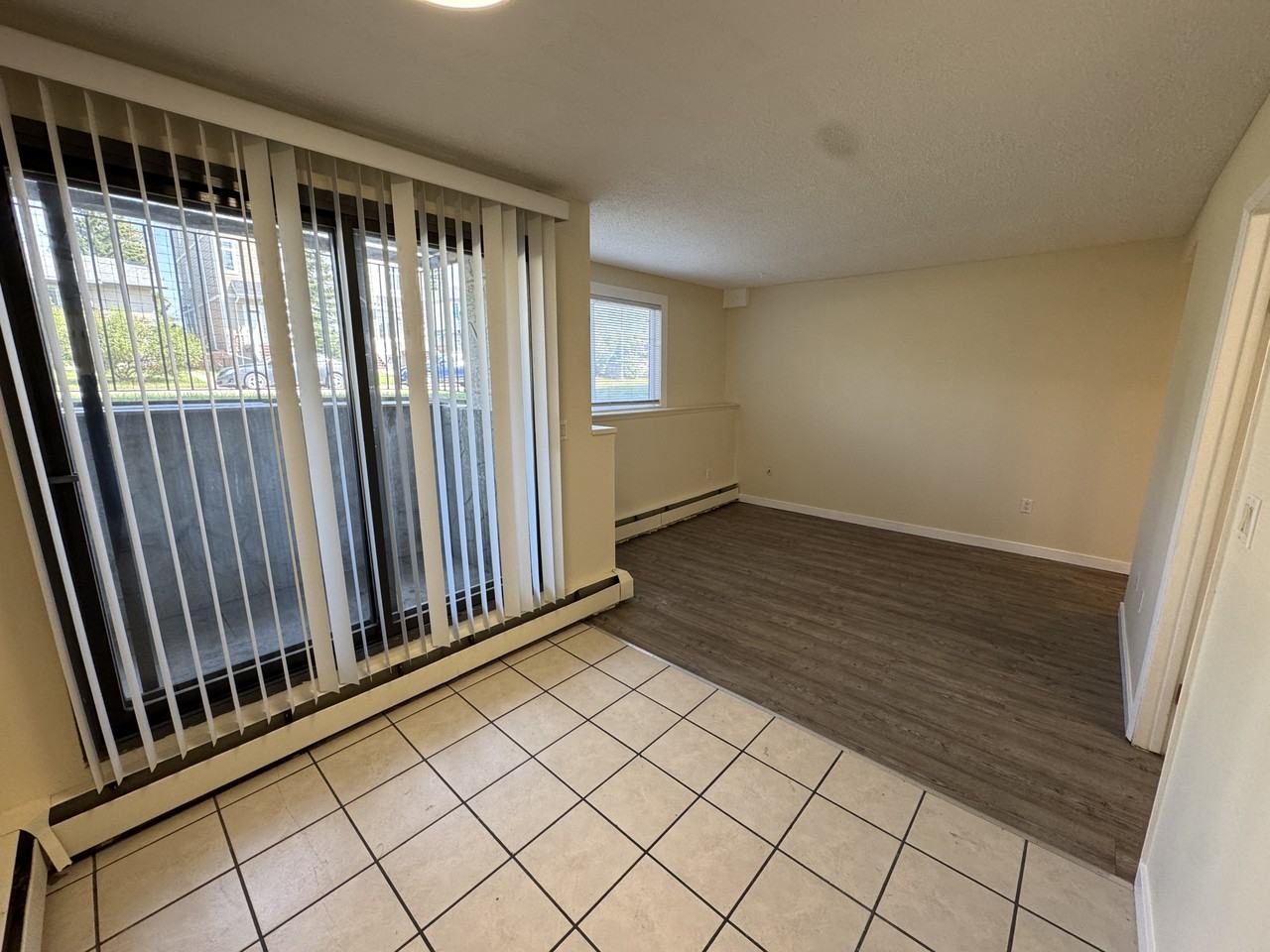 4339 73 St Nw - Photo 4 of 10