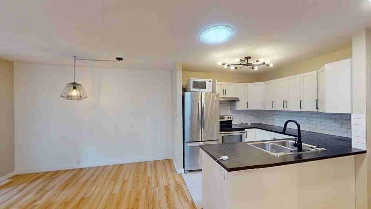 125 28 Ave Ne - Photo 3 of 11
