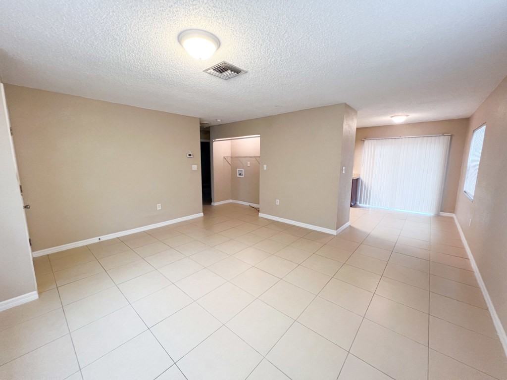 507 E Hazzard Ave #4 - Photo 5 of 14