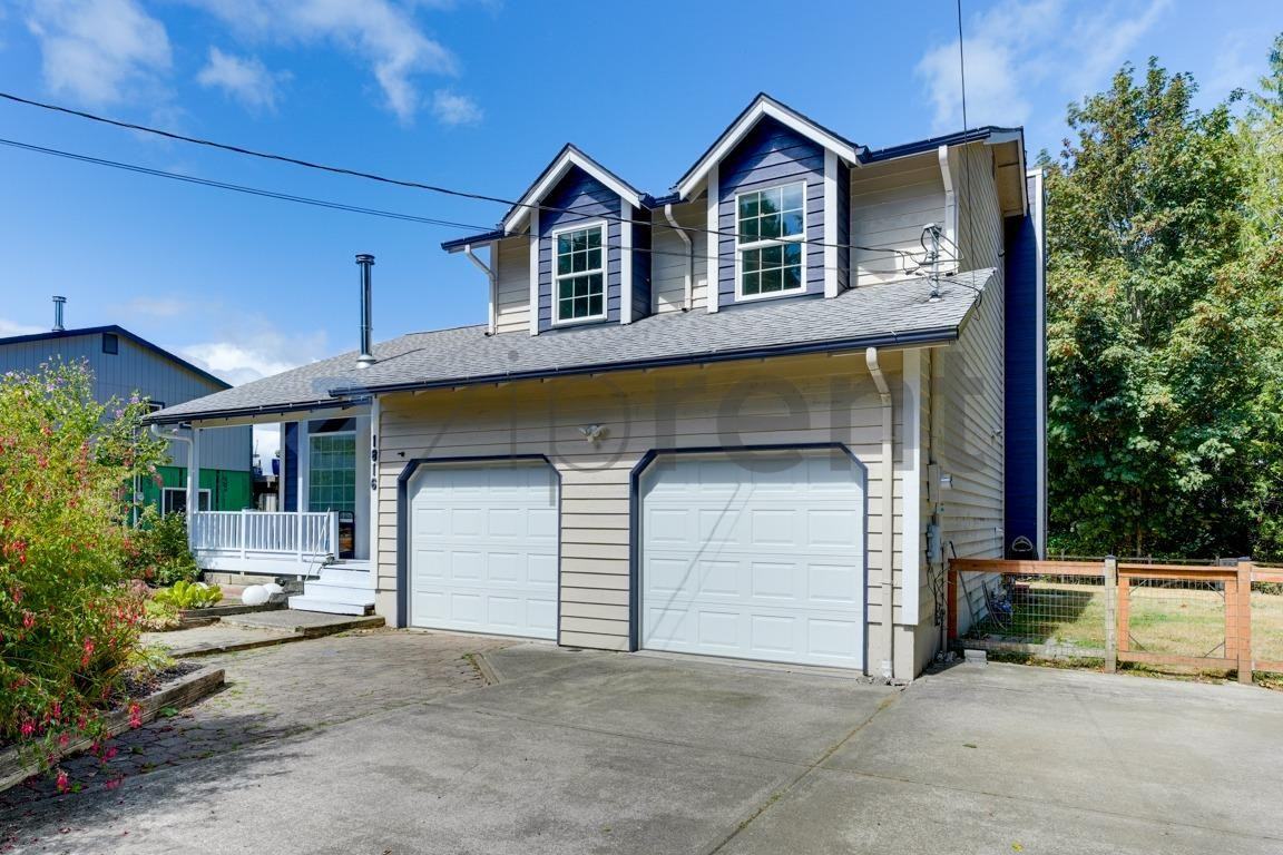 1816 Nw Russell St - Photo 2 of 29