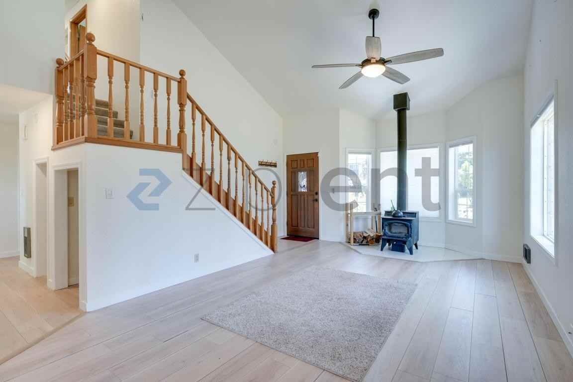 1816 Nw Russell St - Photo 5 of 29