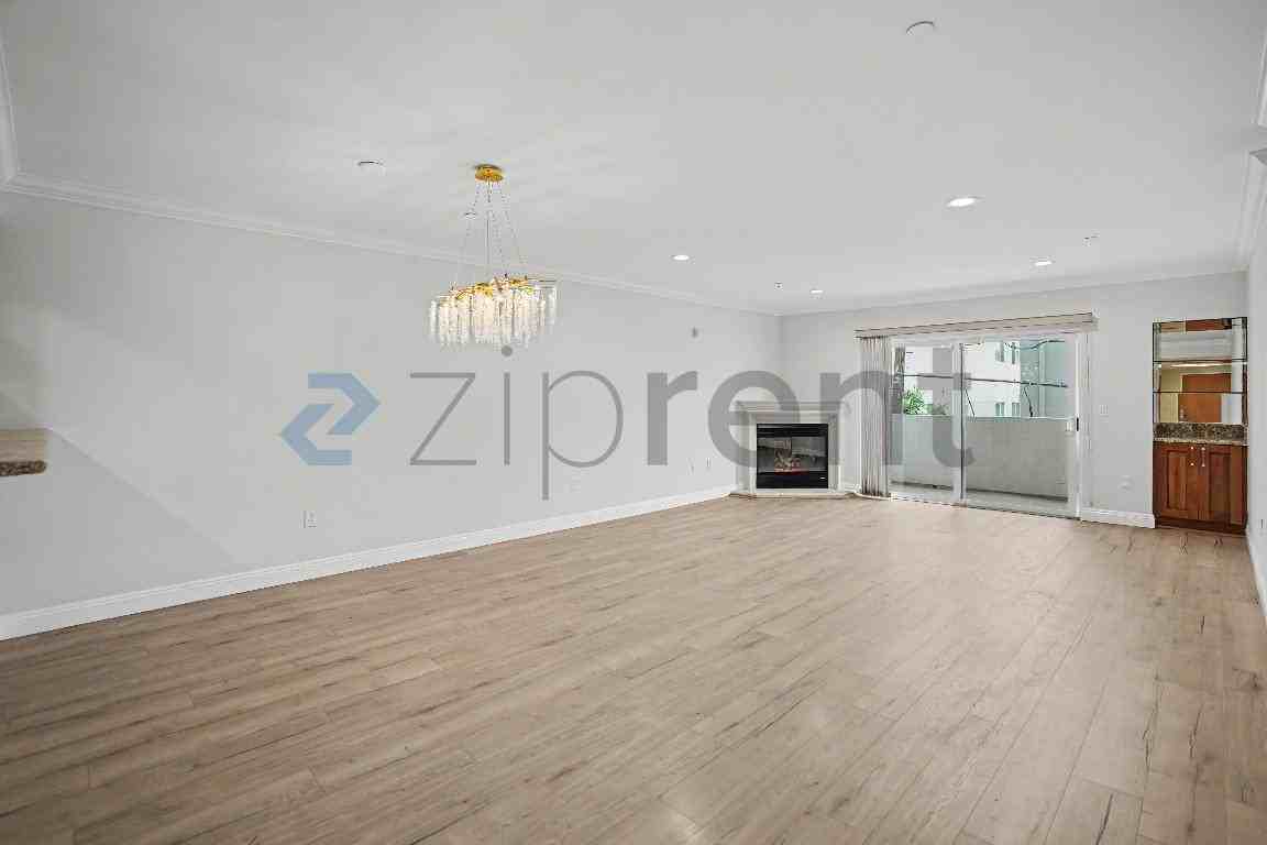 1878 Greenfield Ave #204 - Photo 2 of 21