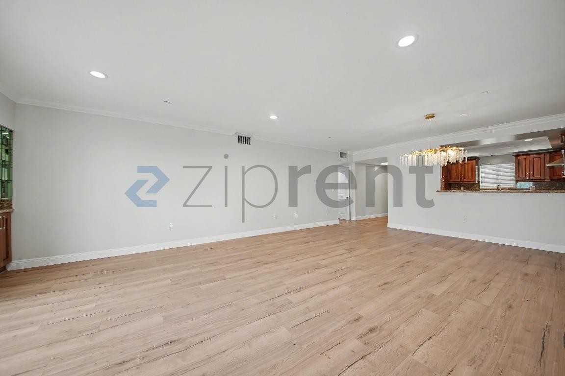 1878 Greenfield Ave #204 - Photo 5 of 21