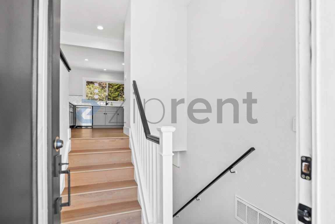 476 Creighton Way - Photo 5 of 31