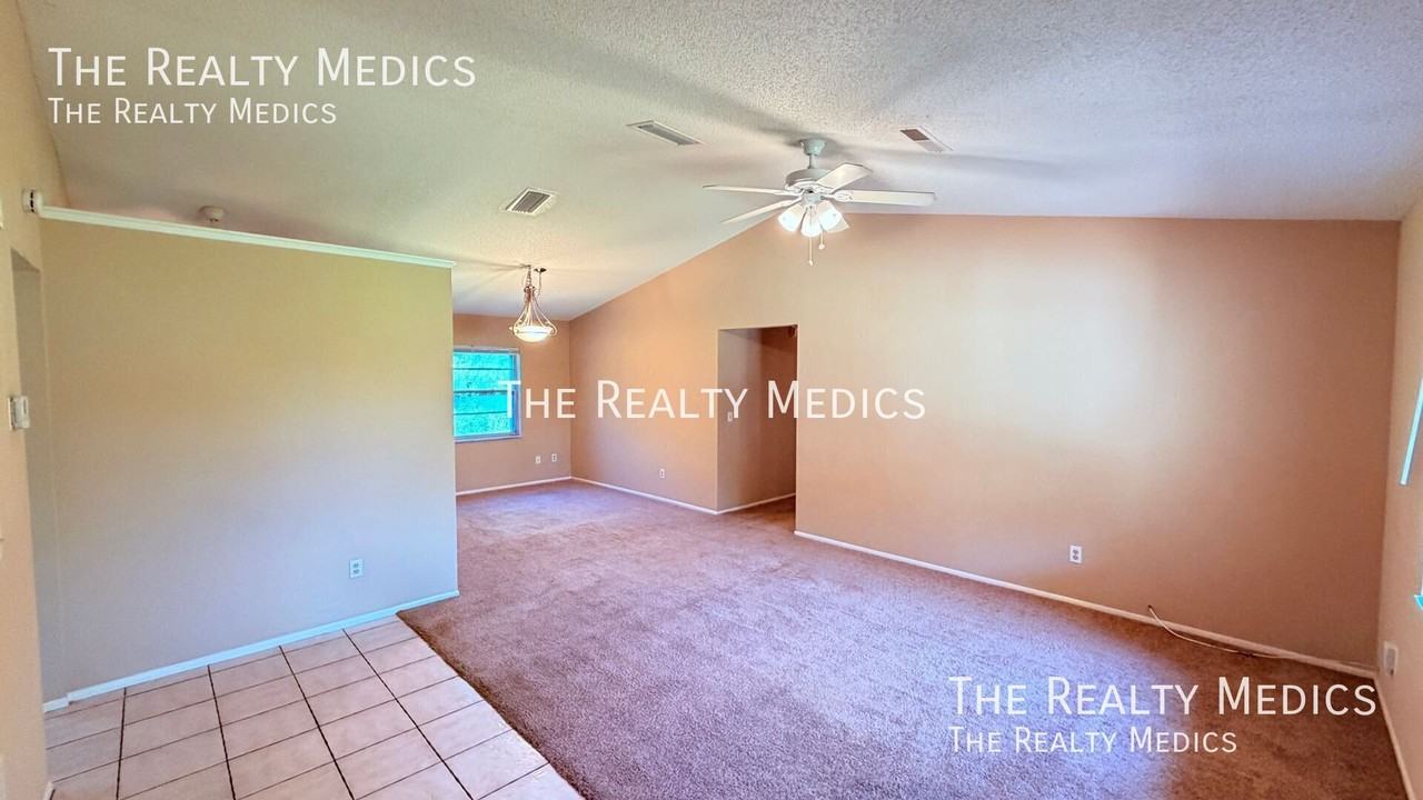 1370 Melshire Ave - Photo 2 of 32