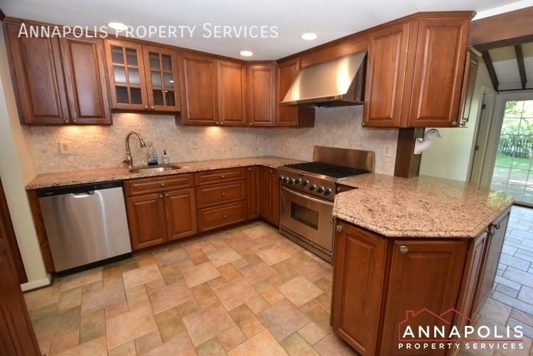 821 Macsherry Dr - Photo 2 of 29