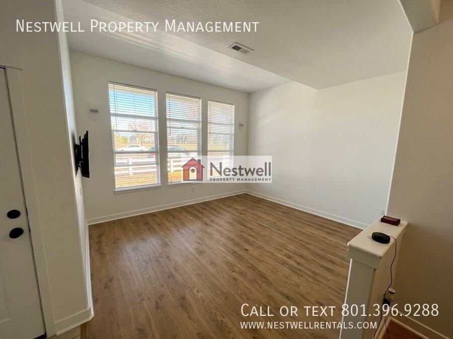 5434 W Fairgrove Ln - Photo 4 of 16