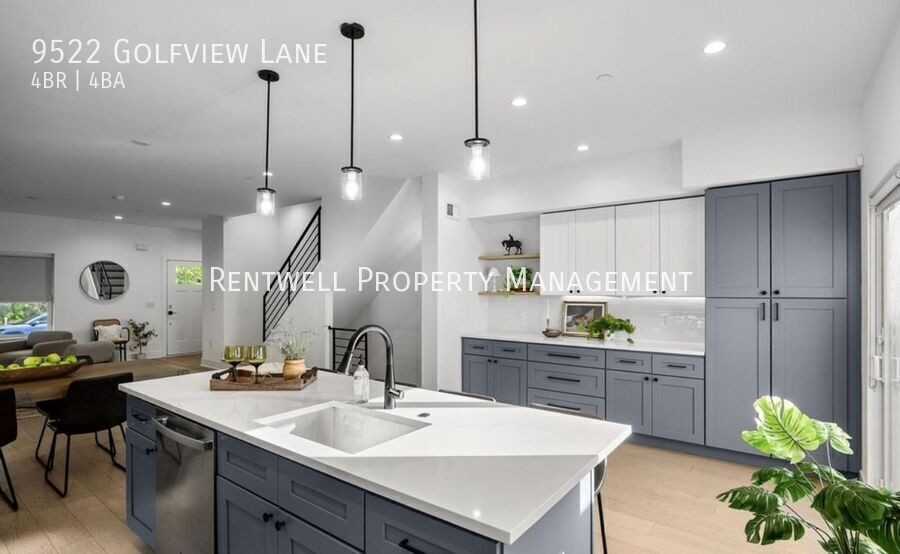 9522 Golfview Ln - Photo 2 of 39