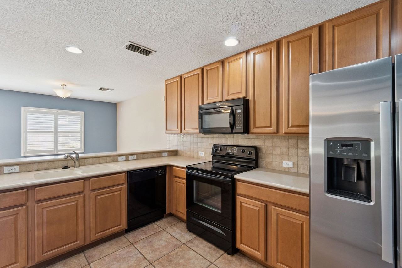 12648 Somerset Oaks St - Photo 4 of 12