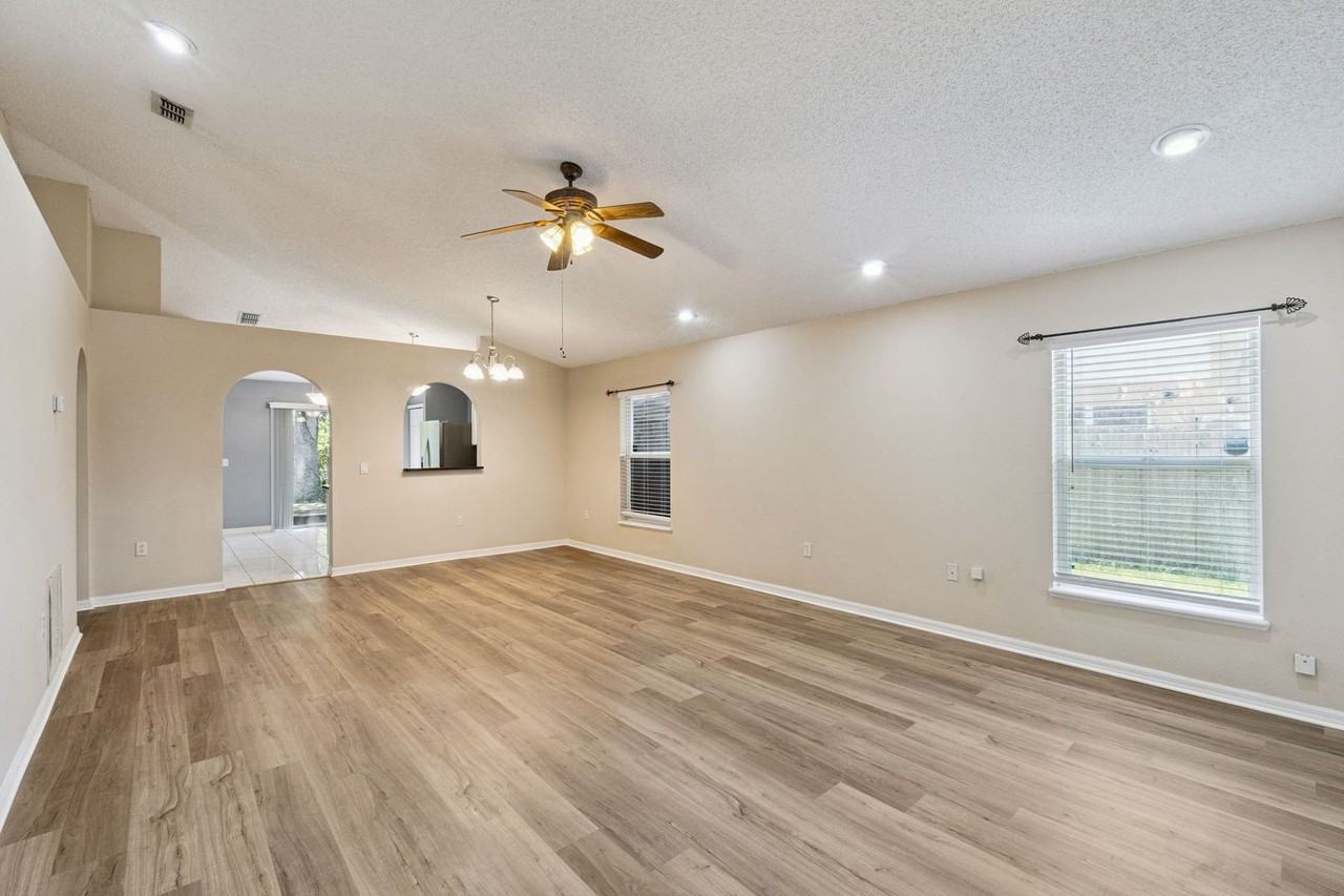 3308 Erskine Dr - Photo 5 of 17