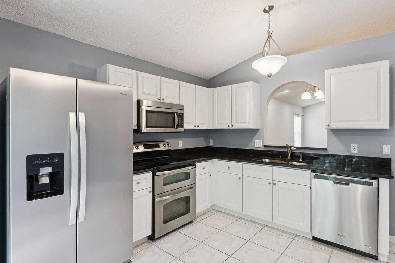 3308 Erskine Dr - Photo 7 of 17