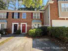 2084 Manhattan Pkwy - Photo 1 of 1