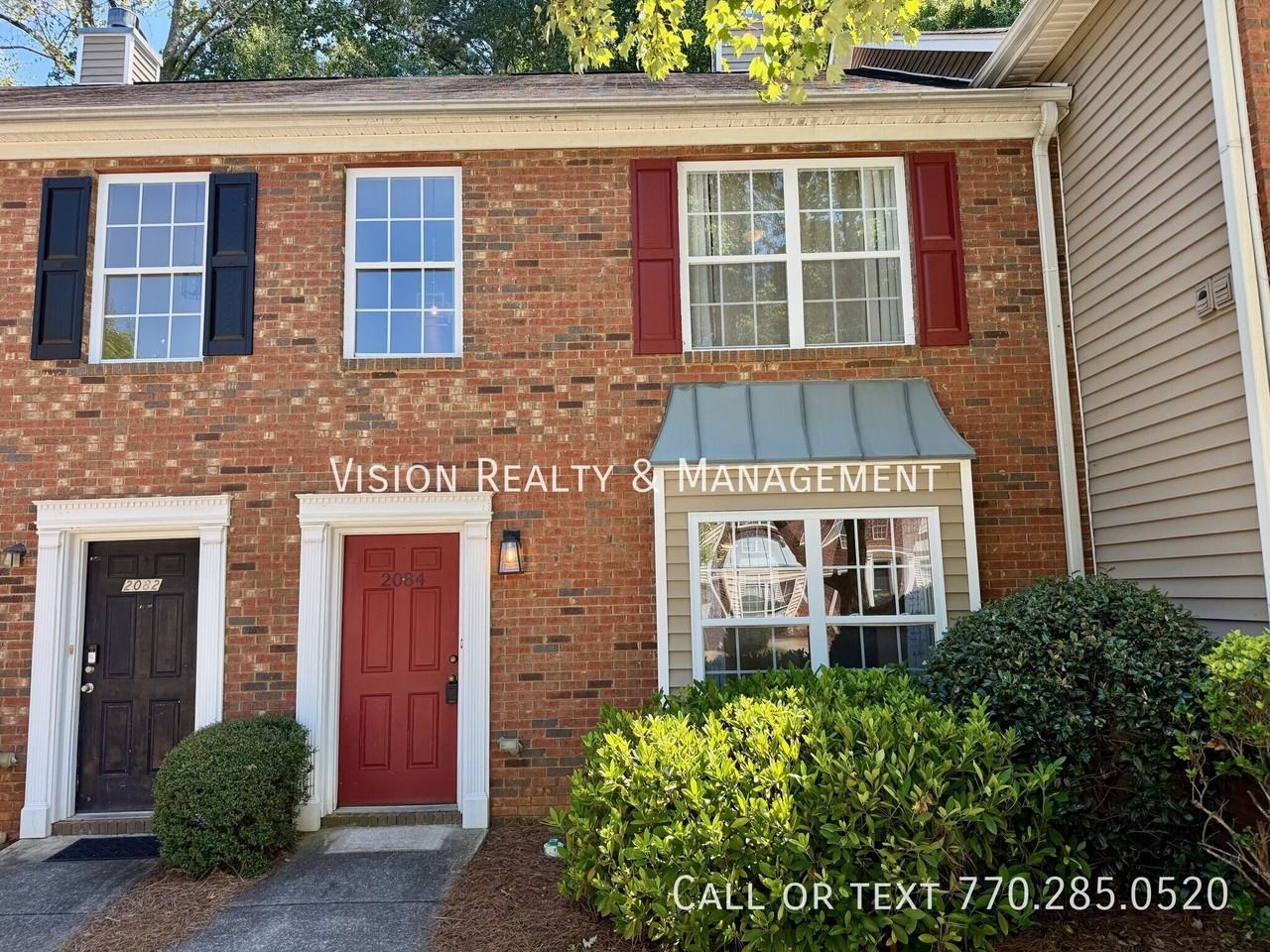 2084 Manhattan Pkwy - Photo 2 of 50