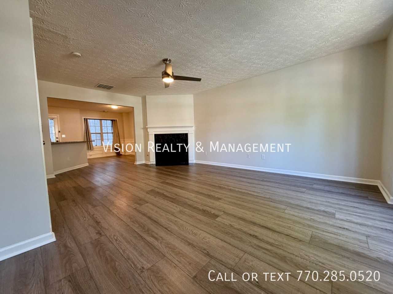 2084 Manhattan Pkwy - Photo 5 of 50