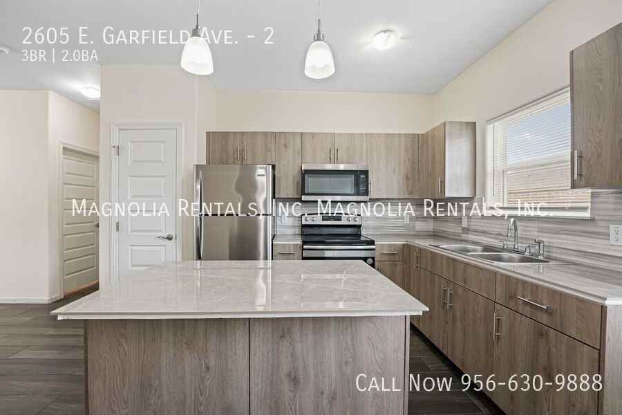 2605 E Garfield Ave #2 - Photo 4 of 15